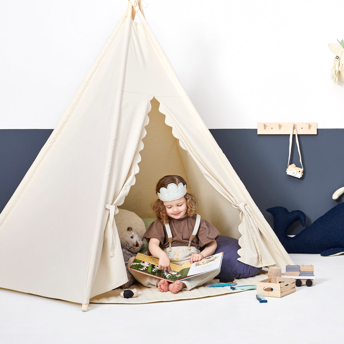 The Little Green Sheep Children's Teepee Play Tent - Linen