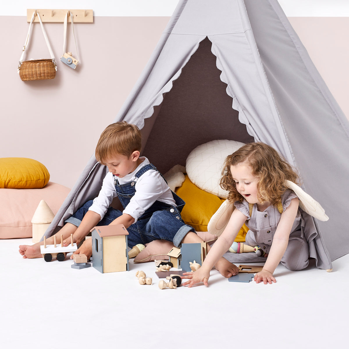 The Little Green Sheep Children's Teepee Play Tent - Grey