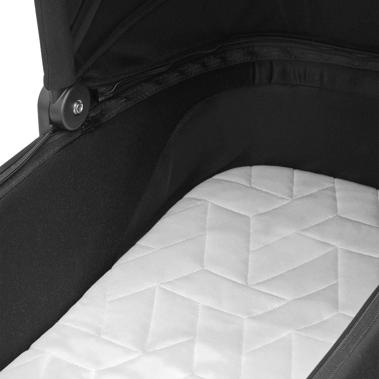 Maxi Cosi Oxford+ Premium Travel System Bundle with Pebble 360 Pro2 & ISOFIX Base - Twillic Black