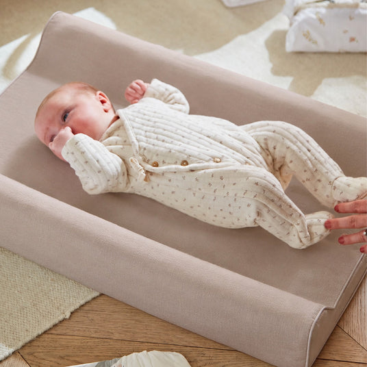 CuddleCo Wedge Muslin Changing Mat - Cashmere Mocha