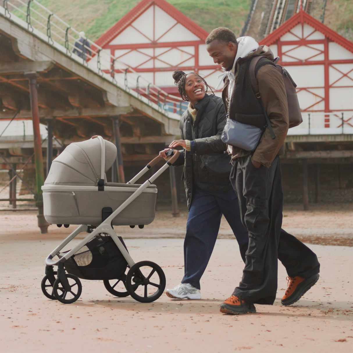 Silver Cross Cove Travel System with Maxi-Cosi Pebble 360 Pro2 & FamilyFix 360 Pro Base – Champagne