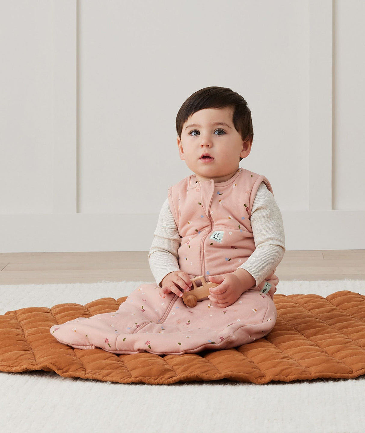 ergoPouch Organic Winter Sleeping Bag | 2.5 Tog | 3-12 Months - Daisies