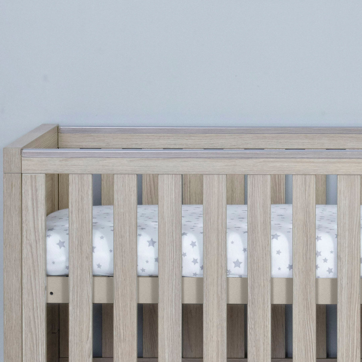 Babymore Luno Cot Bed with Under Drawer - Oak