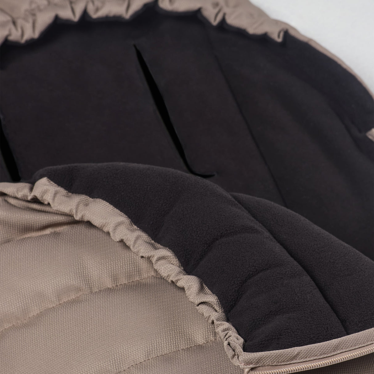 Silver Cross Reef 2 Ultimate Travel System Bundle with Maxi Cosi Pebble Pro2 Car Seat and ISOFIX Base - Mocha