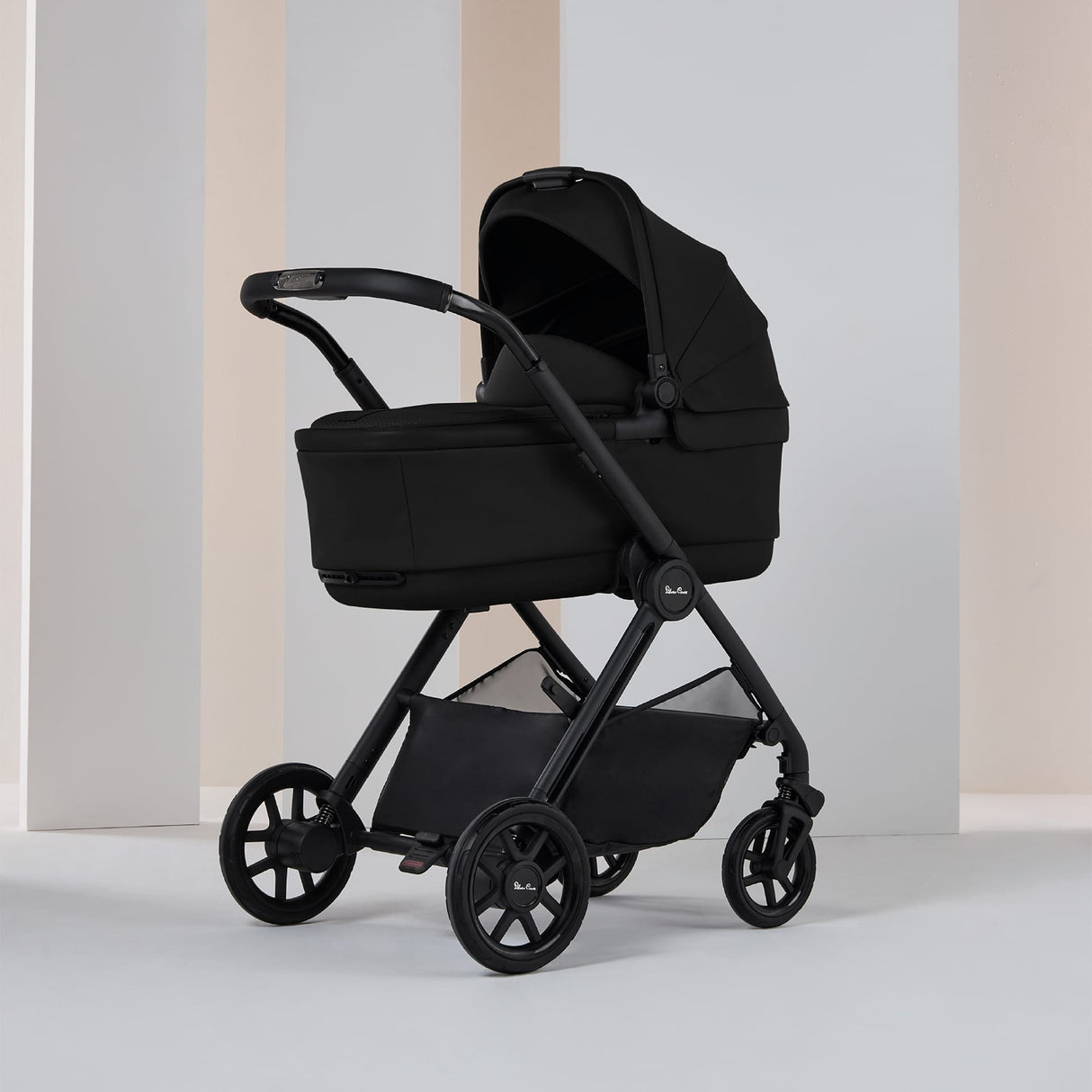 Silver Cross Reef 2 Ultimate Travel System Bundle with Maxi Cosi Pebble Pro2 Car Seat and ISOFIX Base - Space