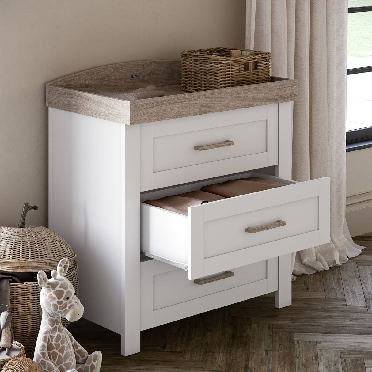 Silver Cross Valencia 2 Piece Nursery Furniture Set with Dresser and Wardrobe