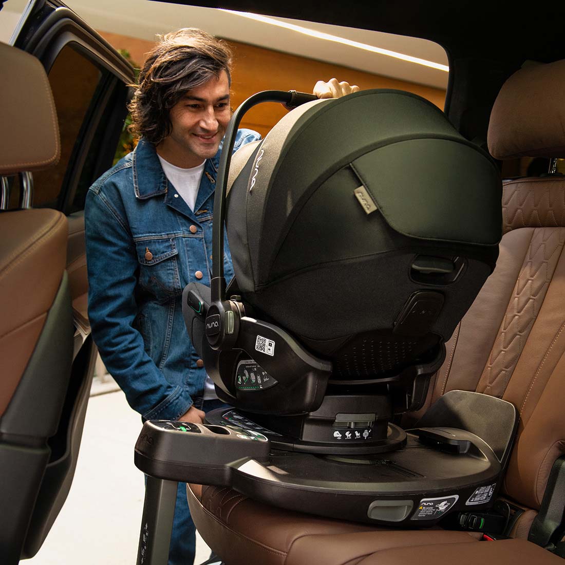 Nuna Mixx Next Travel System with ARRA Flex Car Seat & Curv ISOFIX Base - Caviar