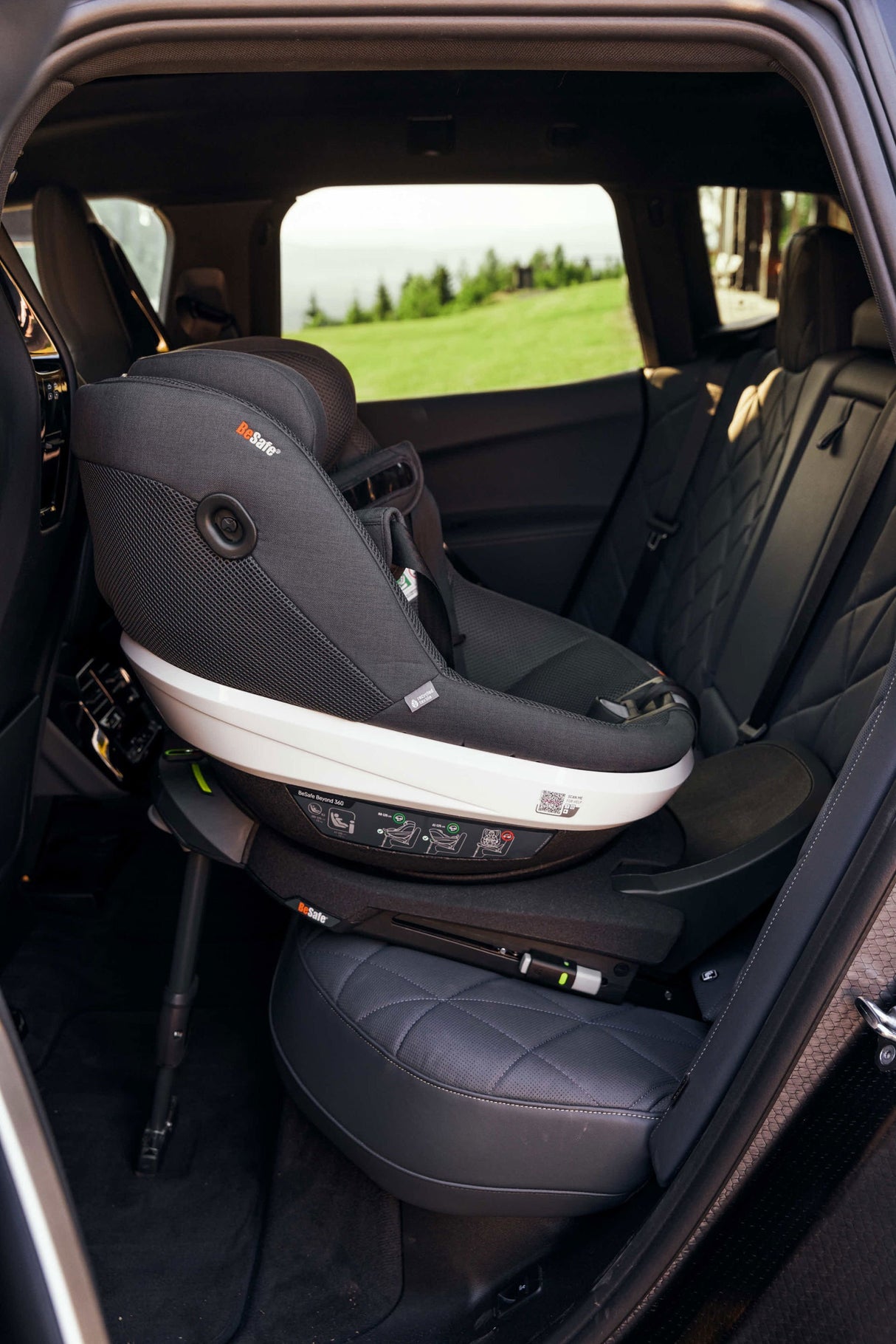 BeSafe Beyond Car Seat - Anthracite Mesh