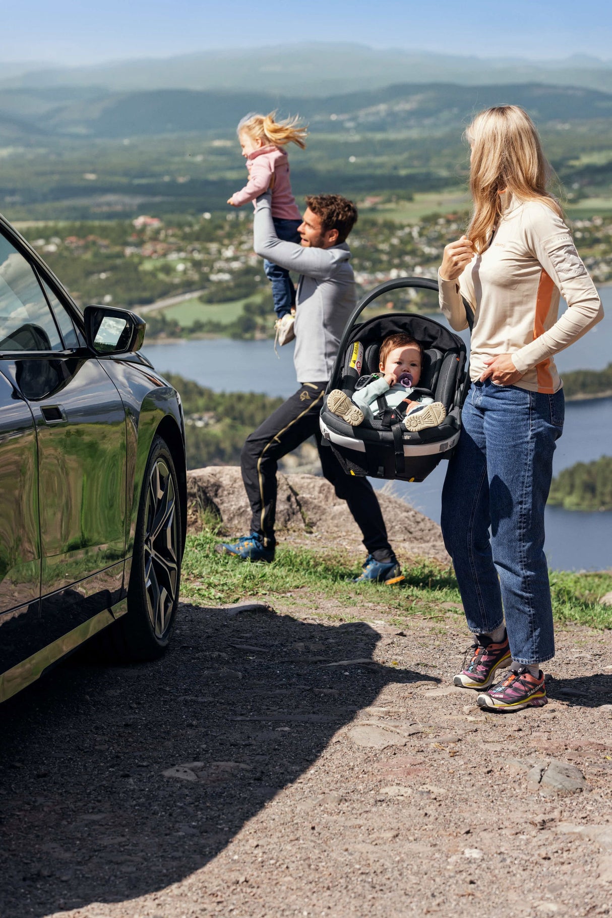 BeSafe Go Beyond i-Size Infant Car Seat - Fresh Black Cab