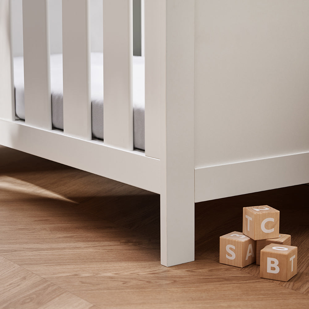 Silver Cross Bromley 2 Piece Nursery Furniture Set with Convertible Cot Bed to Toddler Bed & Dresser - White