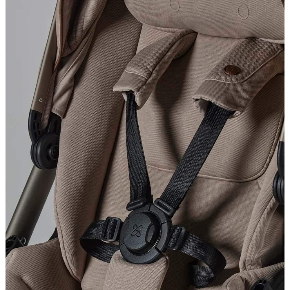 Silver Cross Reef 2 Special Edition Ultimate Travel System Bundle with Dream Car Seat and ISOFIX Base - Frappe