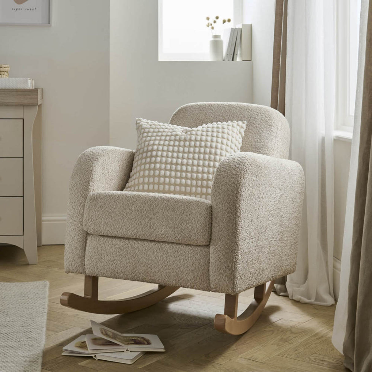 Cuddle Co Etta Nursing Chair - Boucle Mushroom
