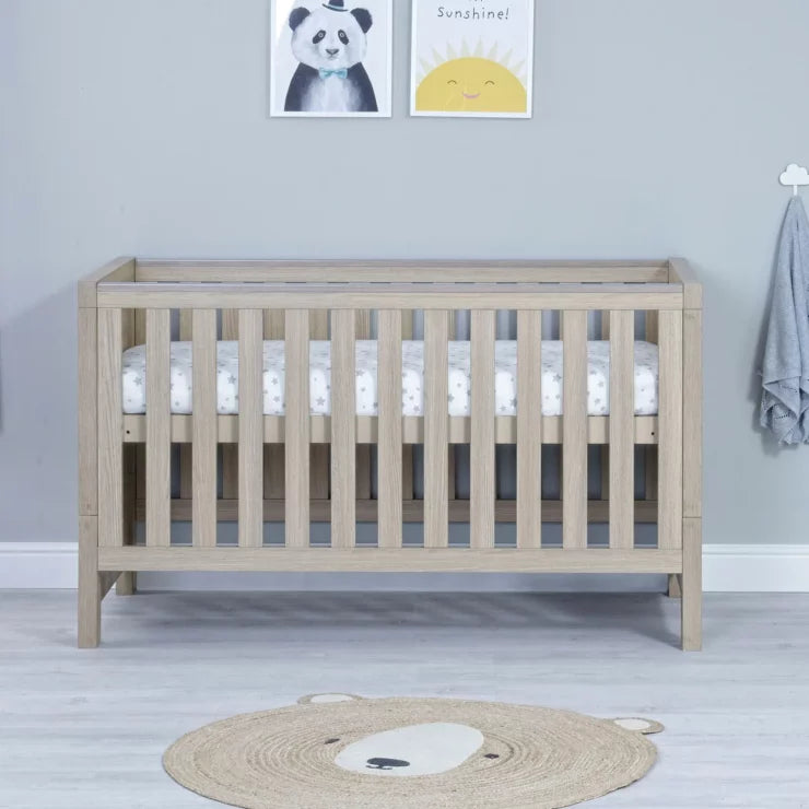 Babymore Luno Cot Bed - Oak
