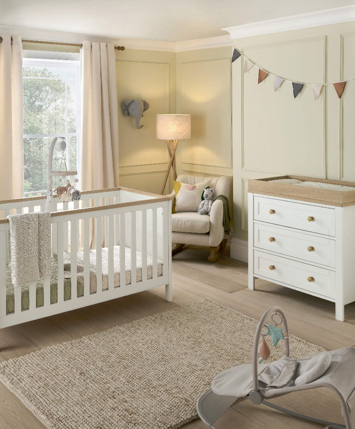 Mamas & Papas Wedmore Cot Bed - White/Natural