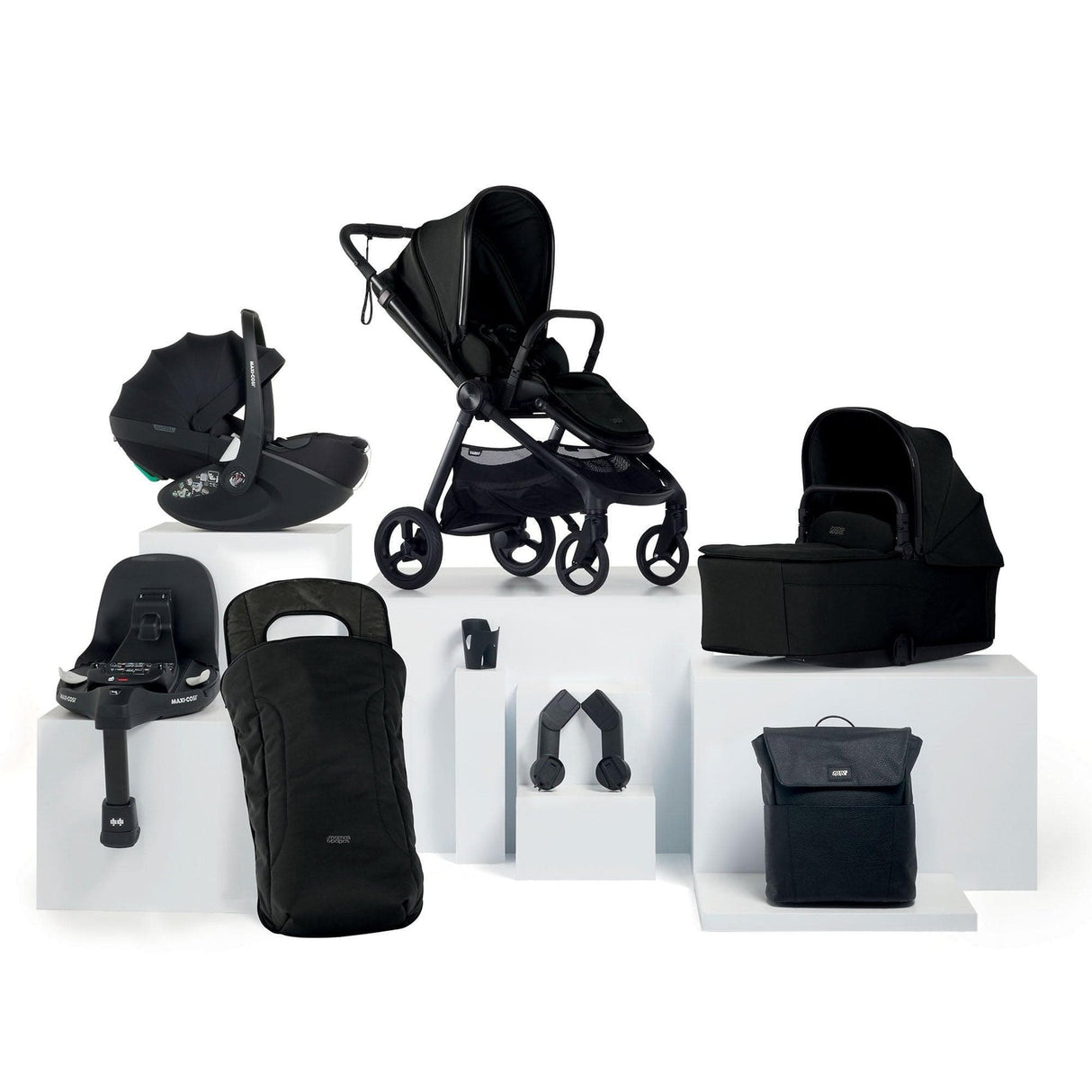 Mamas & Papas Vardo Travel System with Accessories, Maxi Cosi Pebble Pro2 and ISOFIX Base - Noir