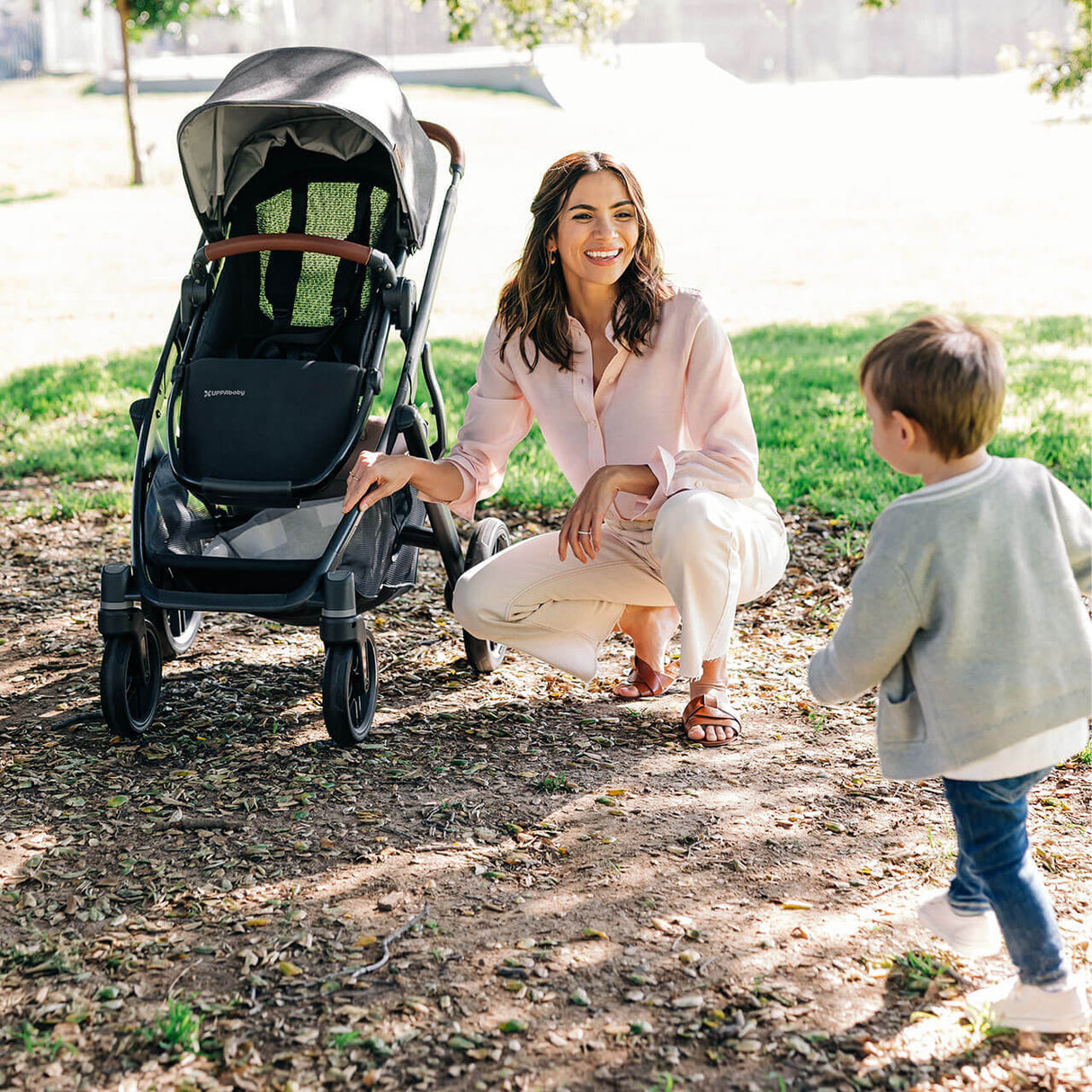 UPPAbaby VISTA V3 Travel System with BeSafe Go Beyond Car Seat and ISOFIX Base - Greyson