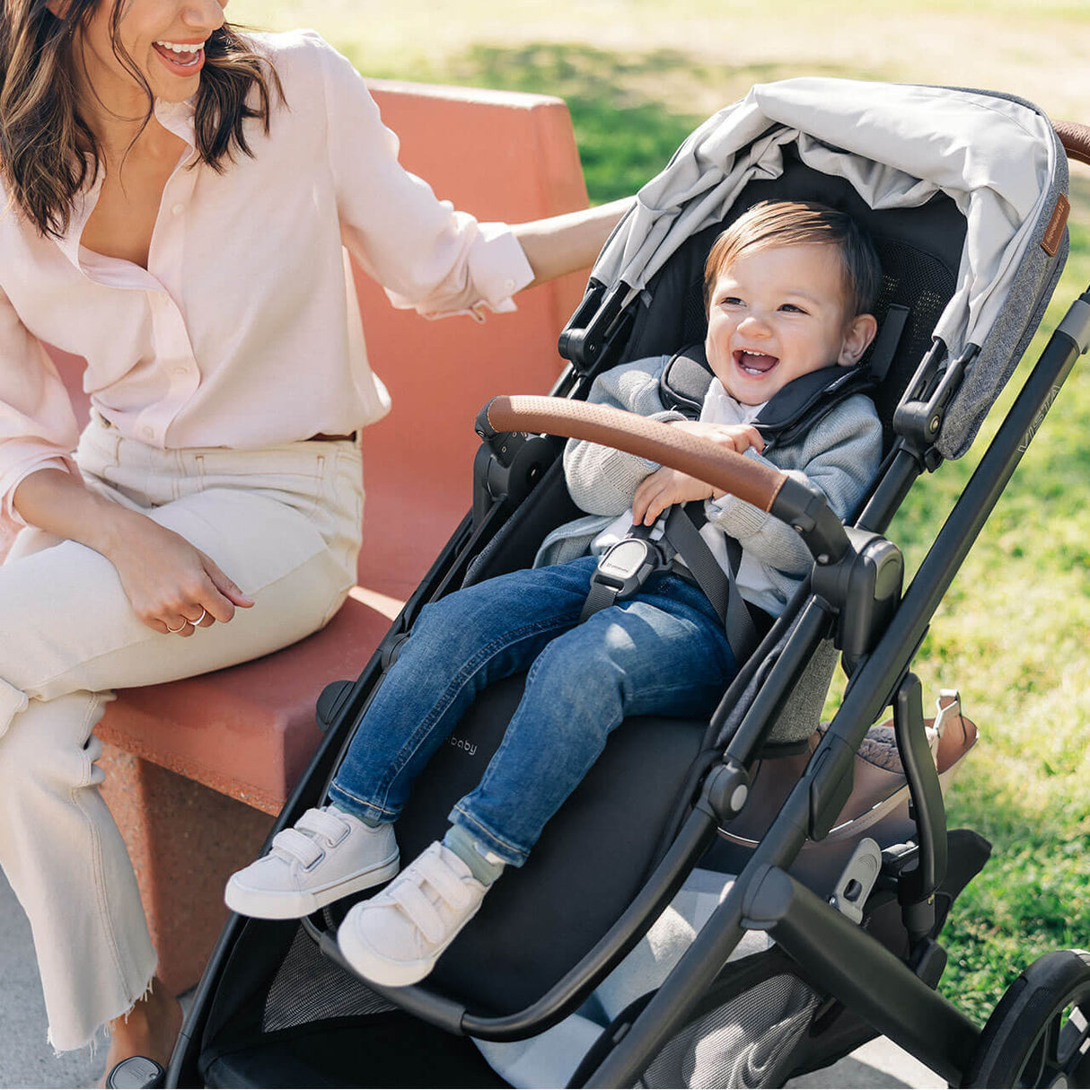 UPPAbaby VISTA V3 Travel System with BeSafe Go Beyond Car Seat and ISOFIX Base - Greyson