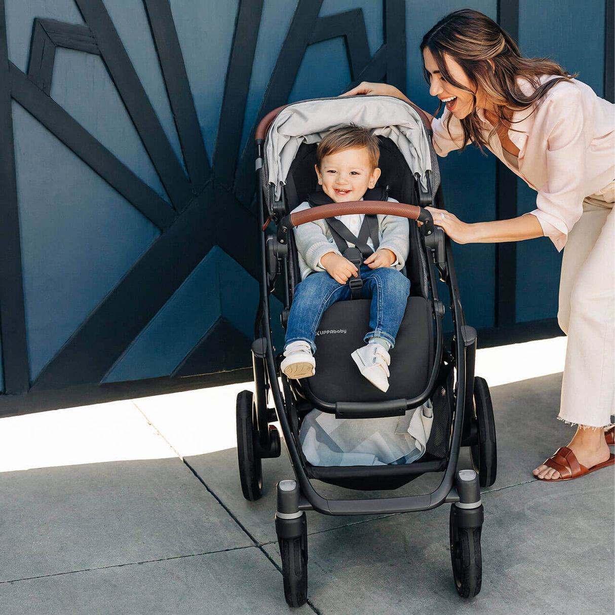 UPPAbaby VISTA V3 Travel System with BeSafe Go Beyond Car Seat and ISOFIX Base - Greyson