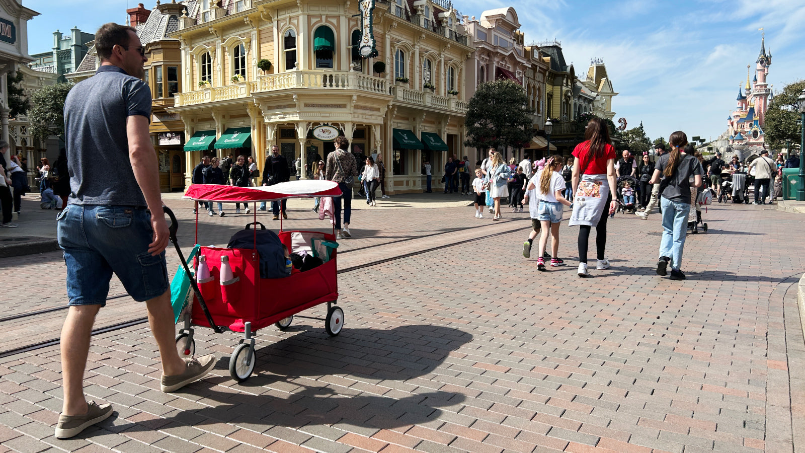 The Best Pushchair for Disneyland Paris: A Parent-Friendly Guide