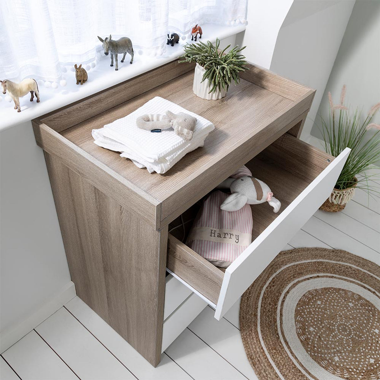 Tutti Bambini Modena Chest Changer / Dresser - White & Oak