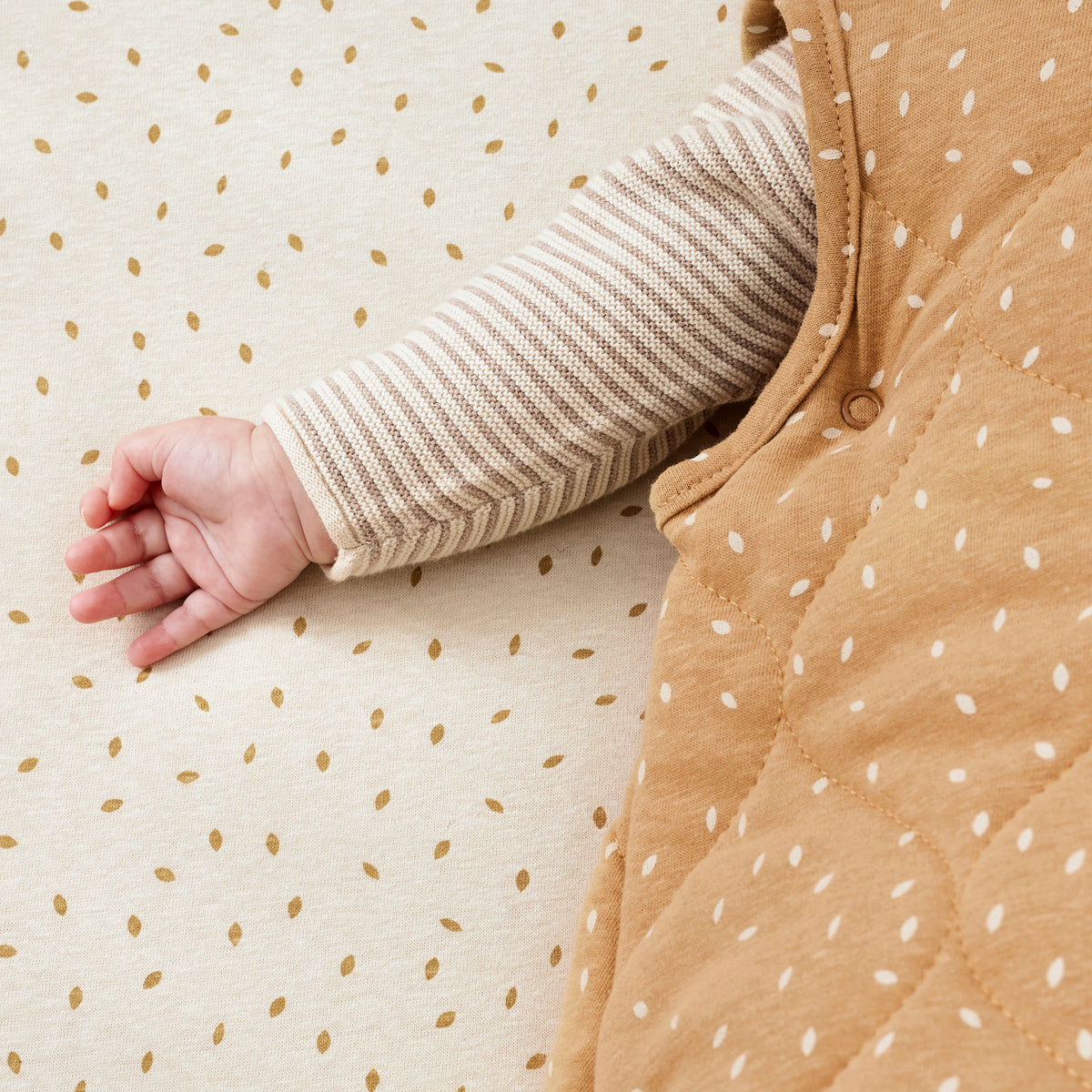 Little Green Sheep Organic Baby Sleeping Bag | 2.5 Tog | 6-18 Months - Honey Rice
