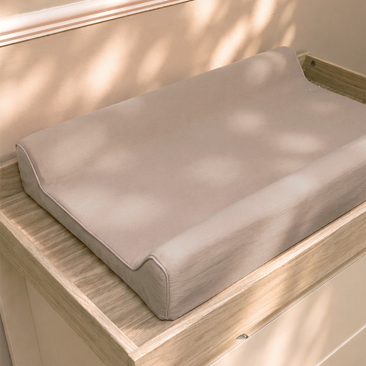 CuddleCo Wedge Muslin Changing Mat - Cashmere Mocha