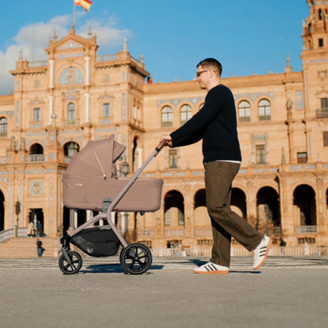 Silver Cross Breez Ultimate Travel System with Glide Plus 360 and ISOFIX Base - Champagne