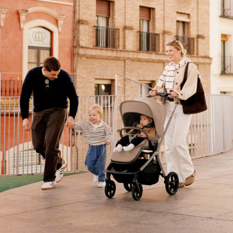 Silver Cross Breez Ultimate Travel System with Glide Plus 360 and ISOFIX Base - Champagne