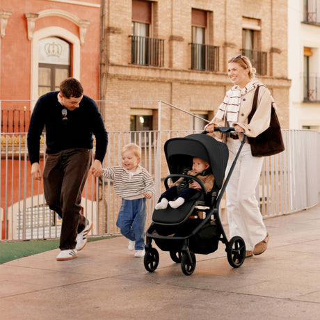 Silver Cross Breez Ultimate Travel System with Glide Plus 360 and ISOFIX Base - Onyx