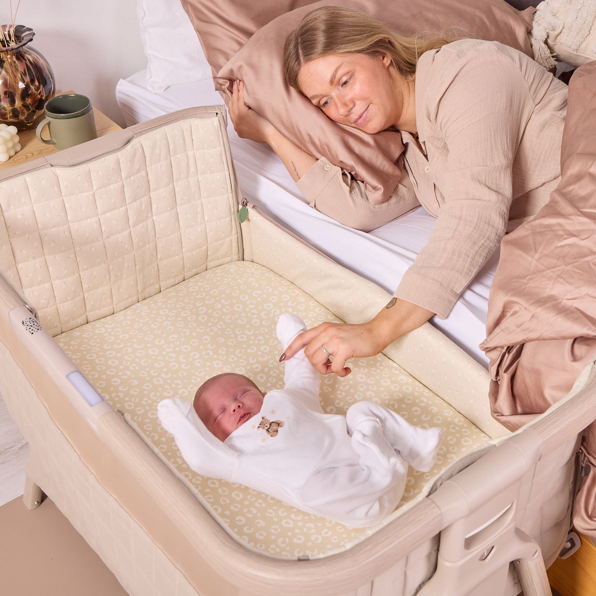 Tutti BambiniCozee Air 2 Bedside Crib - Soft Walnut & Cocoa