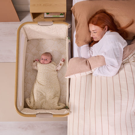 Tutti BambiniCozee Air 2 Bedside Crib - Toasted Oak & Sand