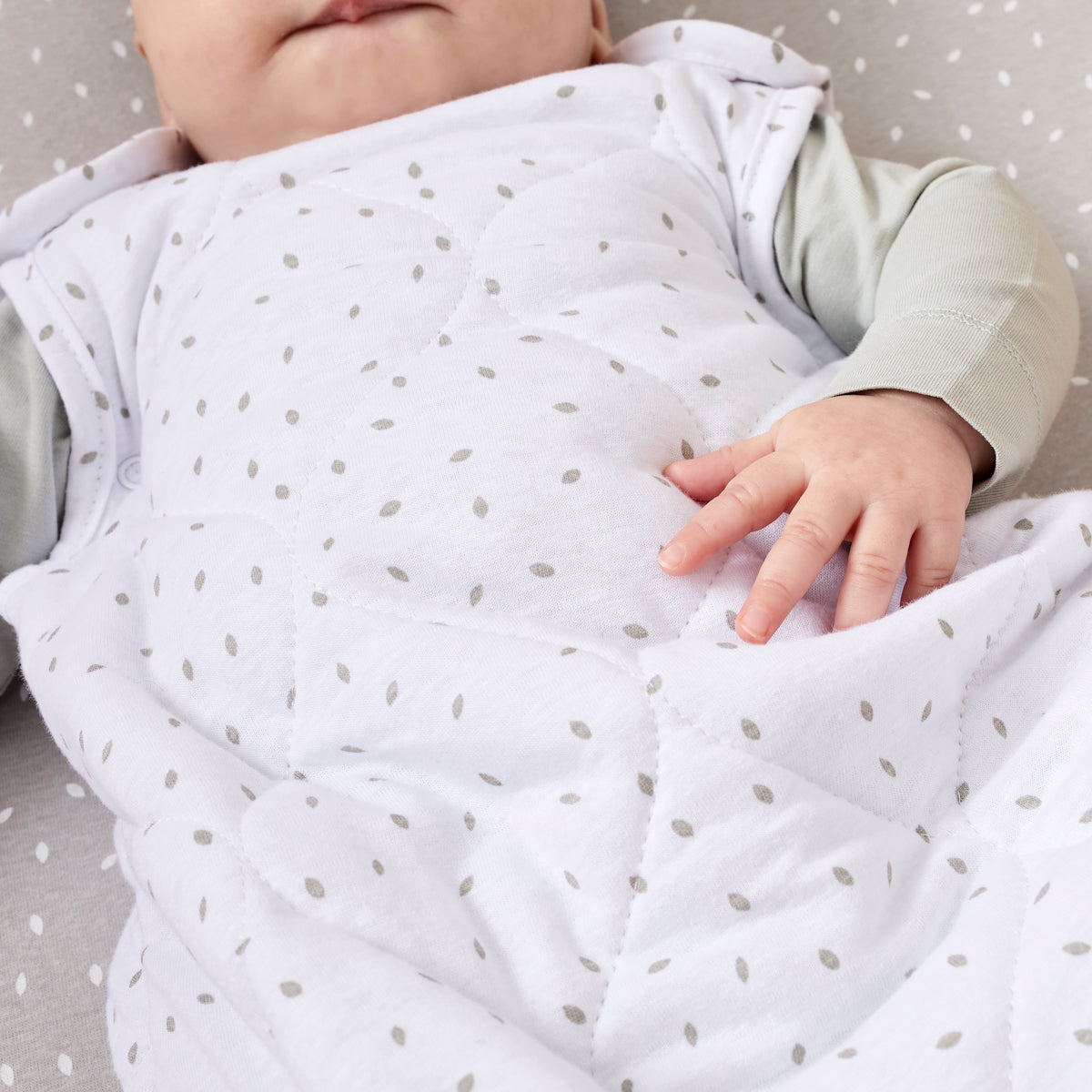 Little Green Sheep Organic Baby Sleeping Bag | 2.5 Tog | 6-18 Months - White Rice