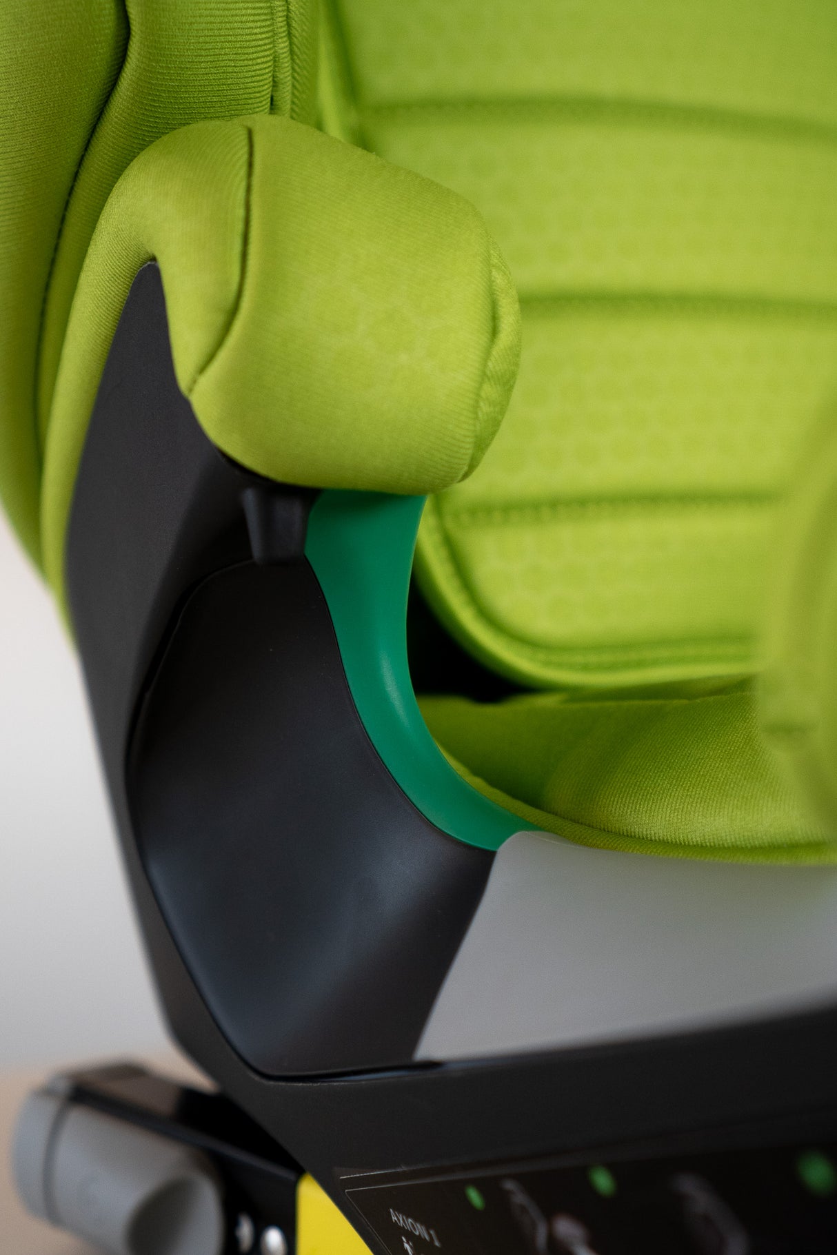 Recaro AXION 1 High Back Booster - Hello Green