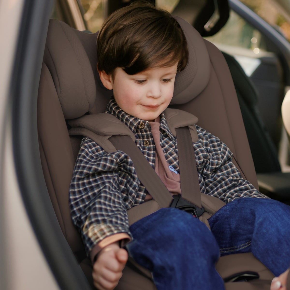 Silver Cross Motion 3 All Size 360 Car Seat - Timeless Cocoa