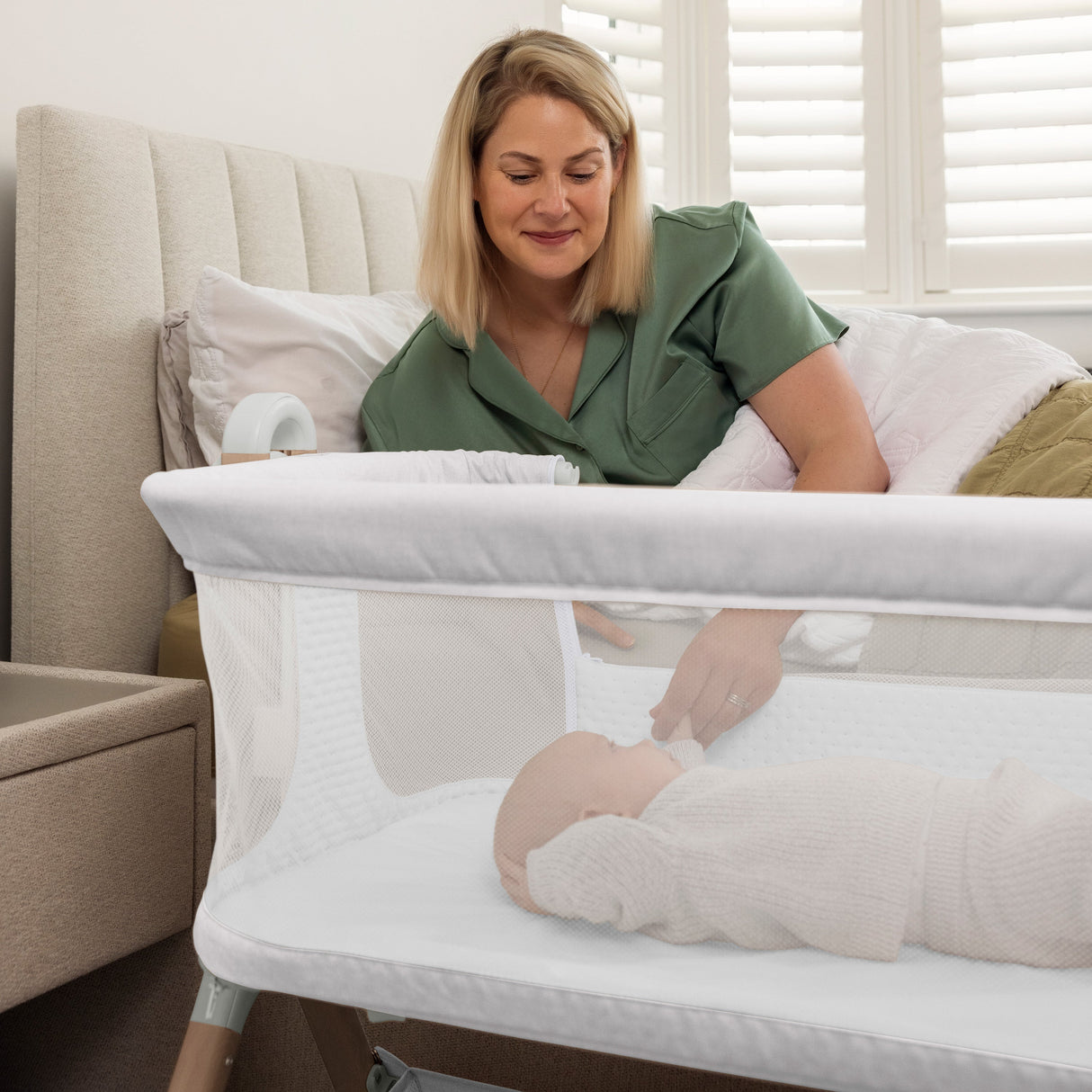 Obaby Cloud Bedside Crib - Grey