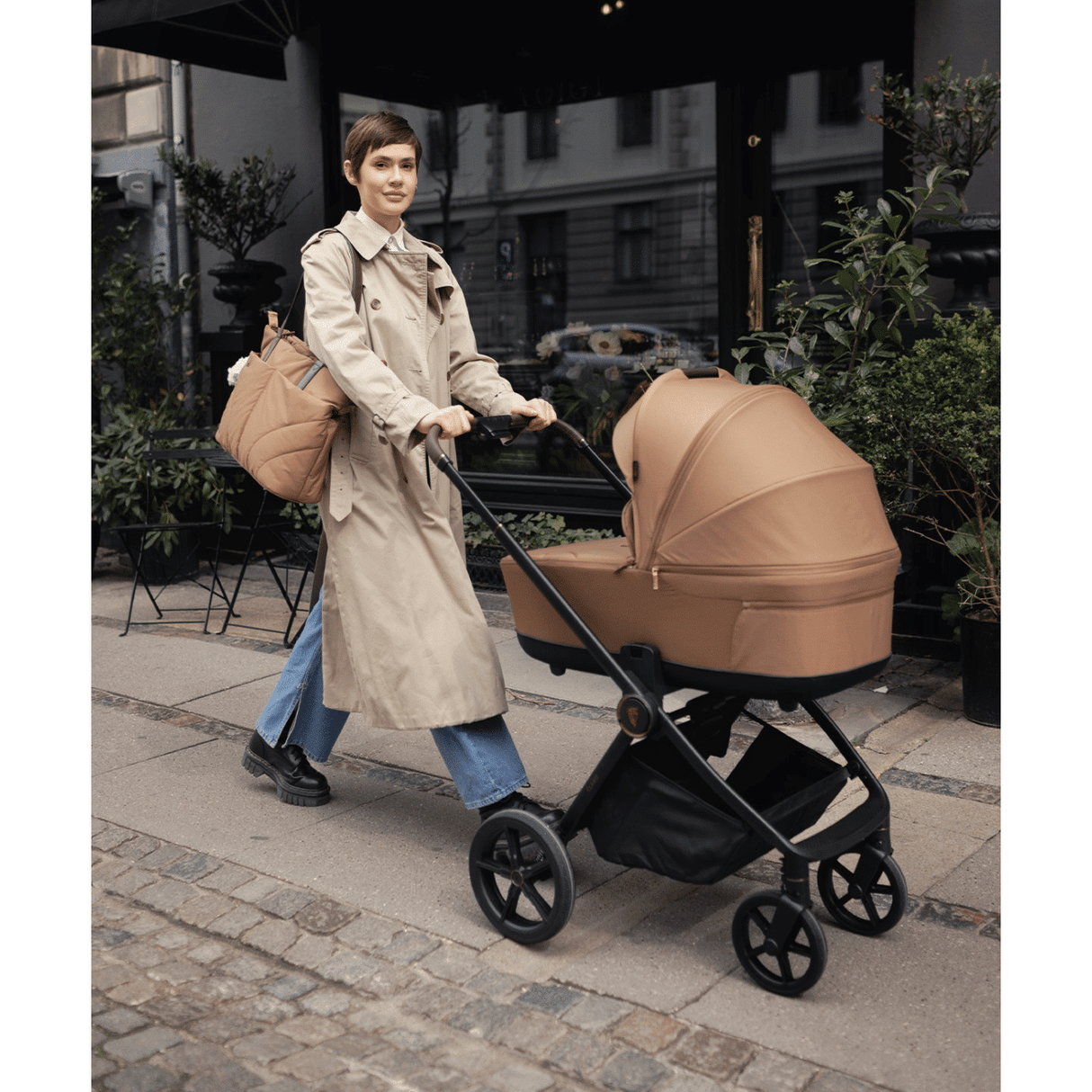 Venicci Claro Travel System Bundle with Accessories, Cybex Cloud T & ISOFIX Base - Caramel