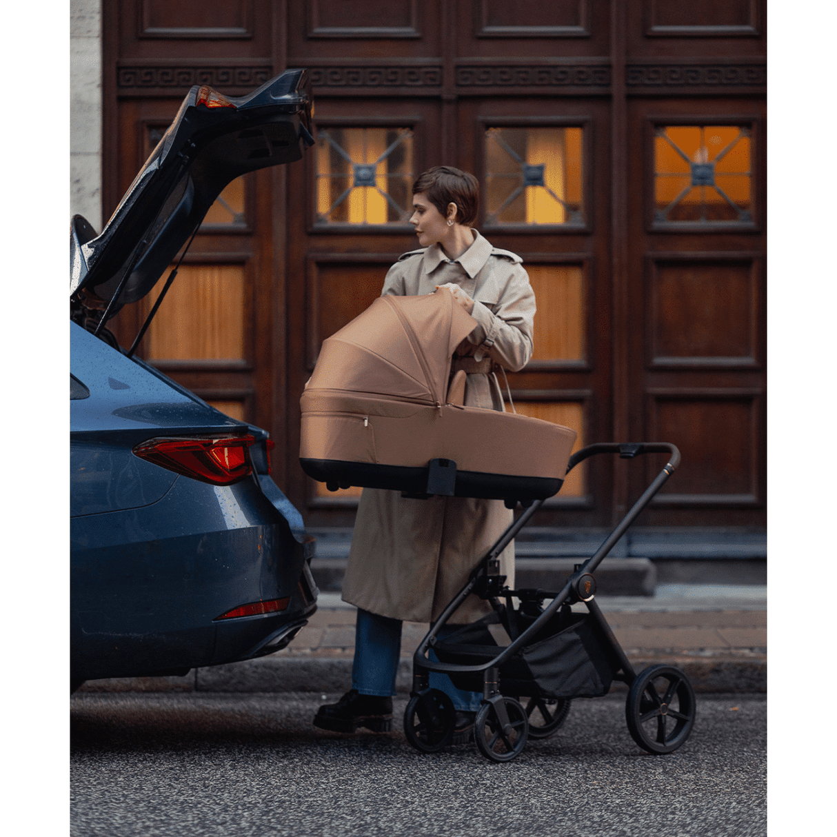 Venicci Claro Travel System Bundle with Accessories, Cybex Cloud T & ISOFIX Base - Caramel