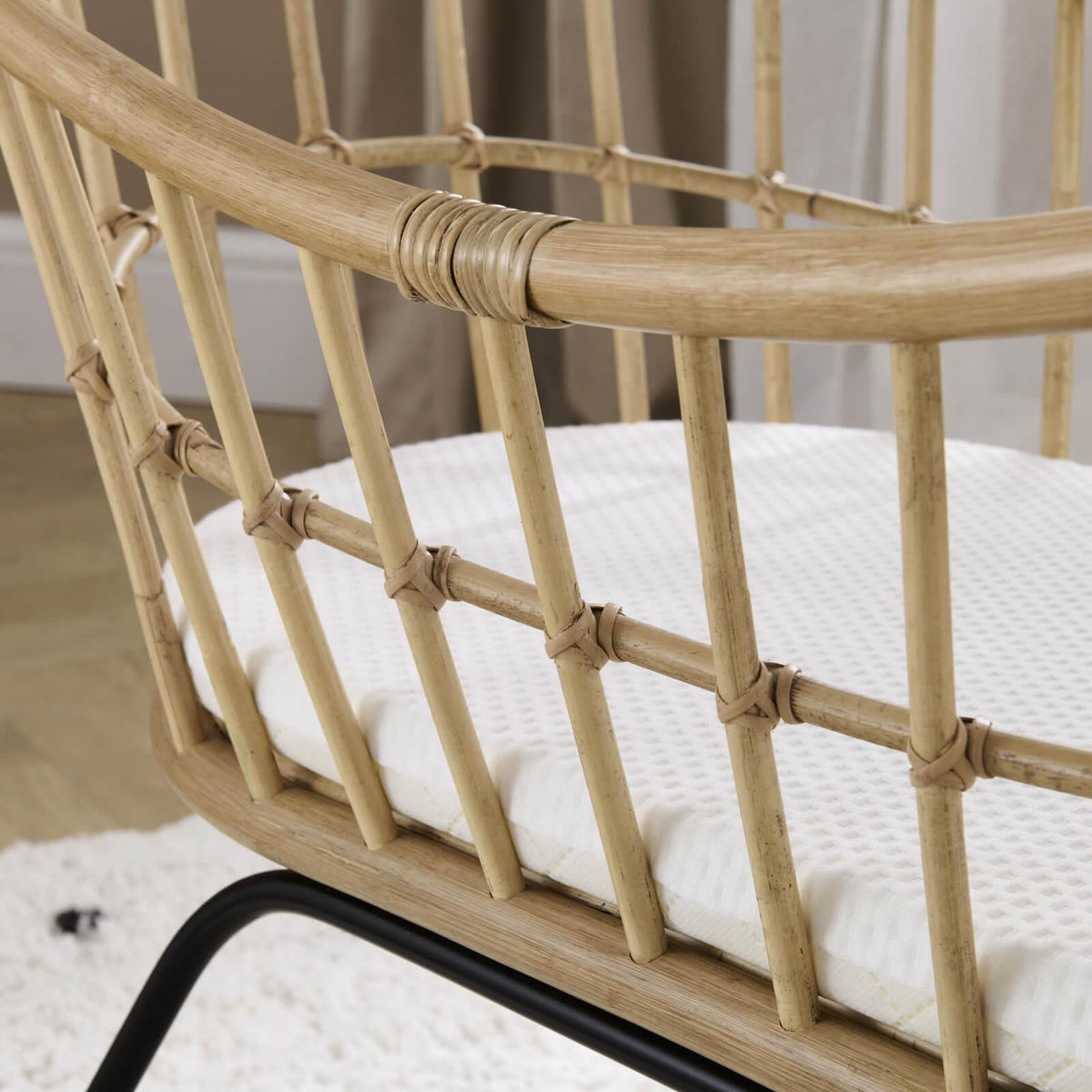CuddleCo Aria Wave Crib - Rattan
