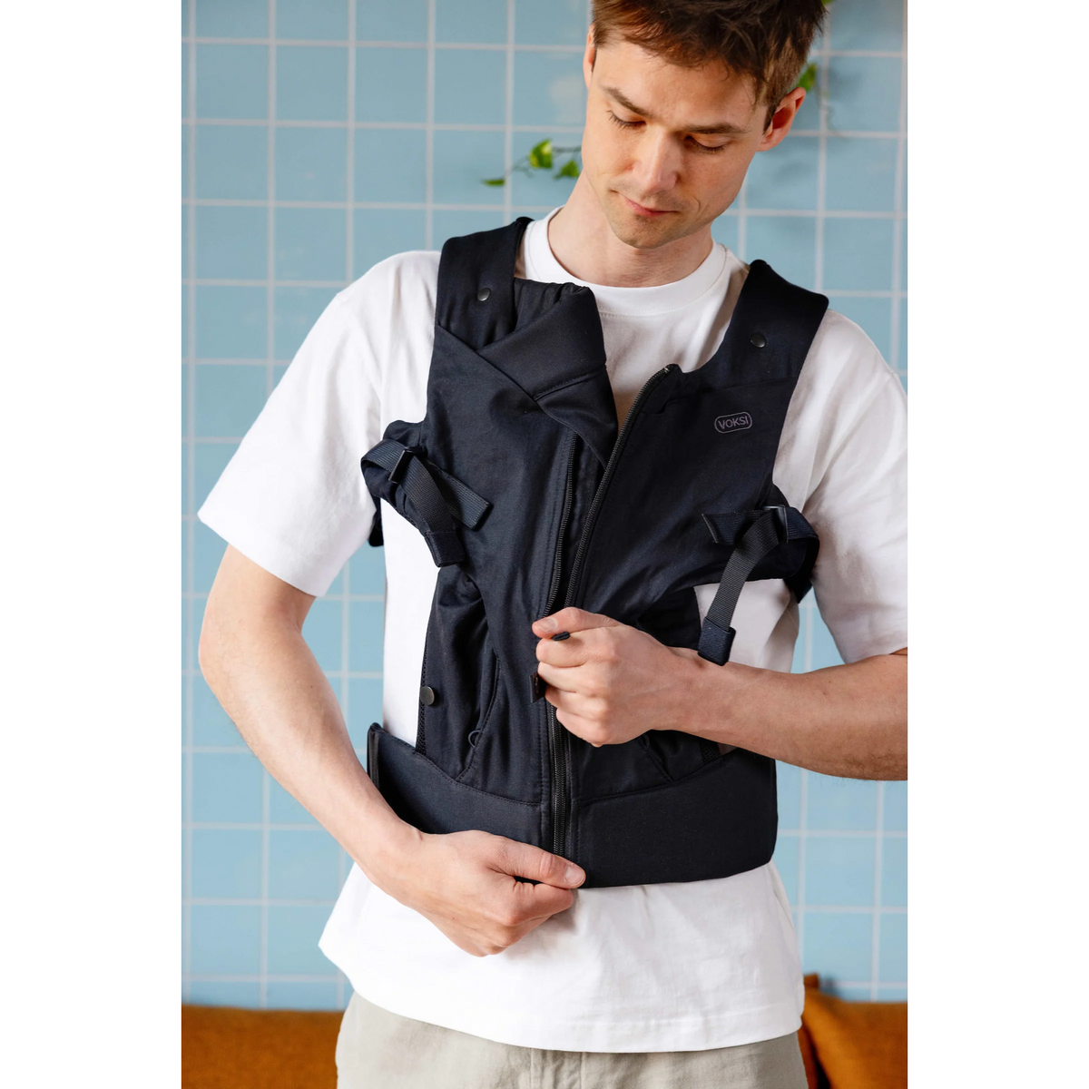 BeSafe Voksi Huddle Zip on Carrier - Black 6