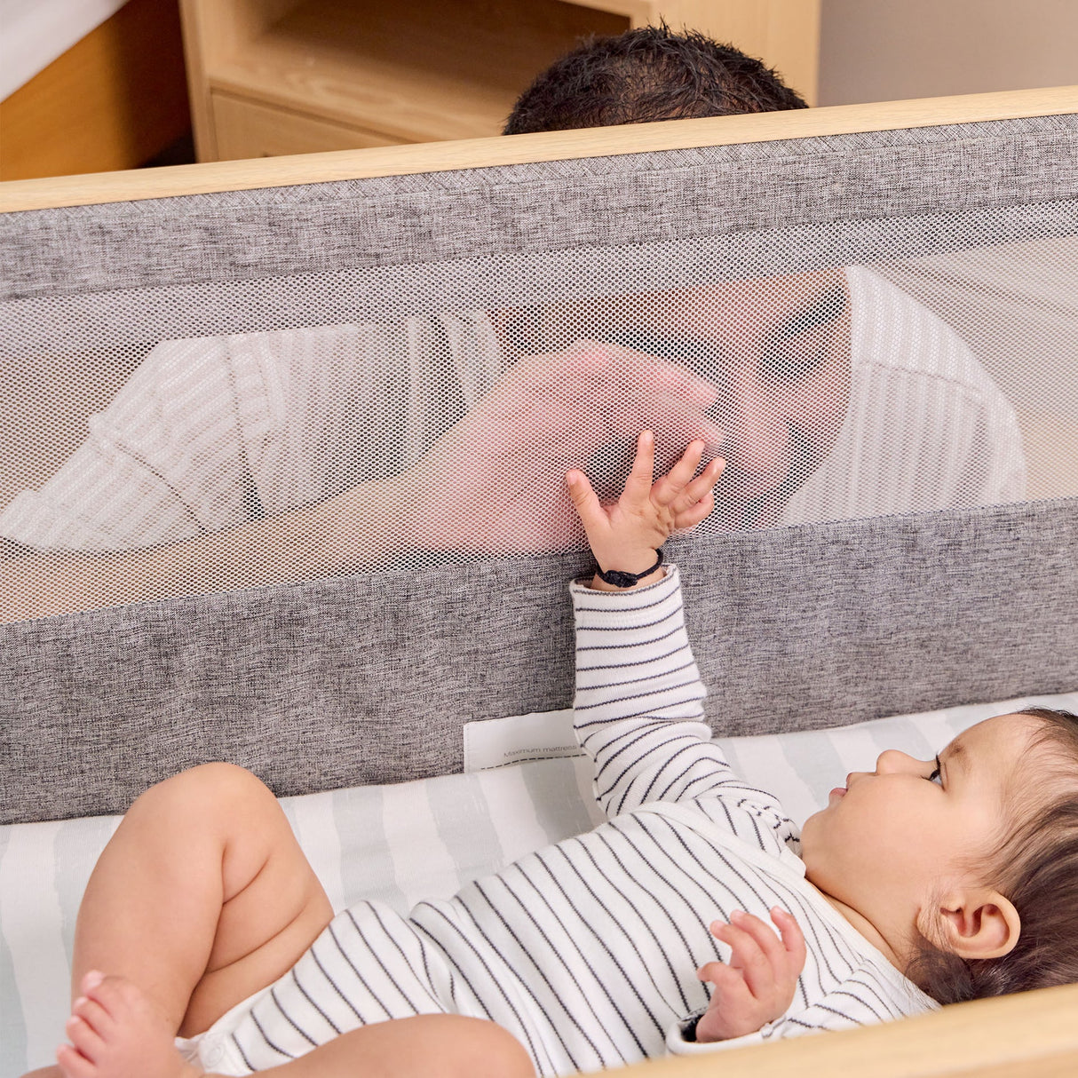 Tutti Bambini Cozee Air Bedside Crib - Oak & Charcoal