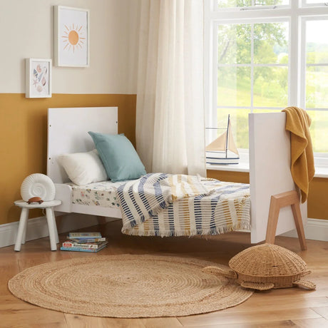 Tutti Bambini Fuori Cot Bed - White / Light Oak