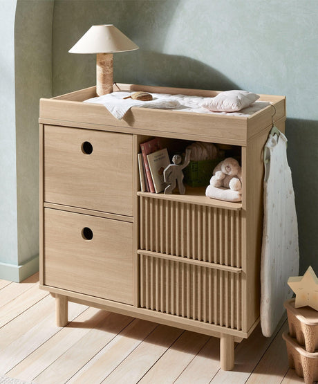 Mamas & Papas Oska 2 Piece Nursery Furniture Set with Cot Bed and Dresser - Natural Oak