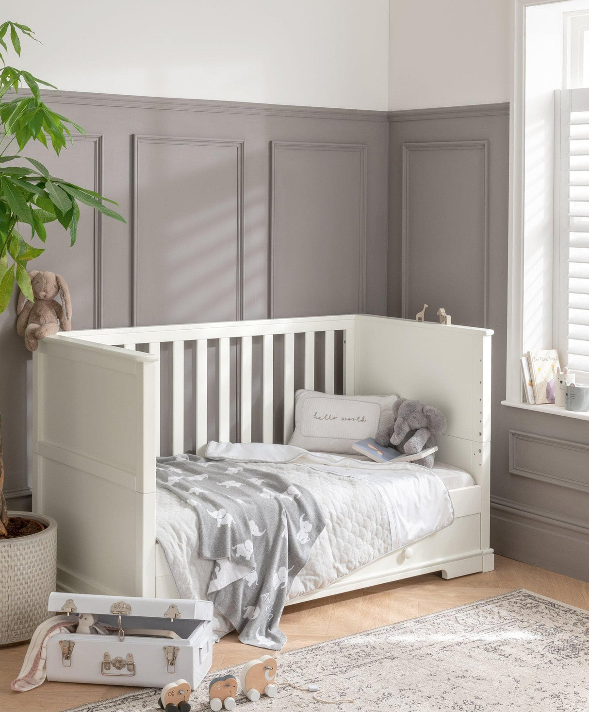 Mamas & Papas Oxford 2 Piece Nursery Furniture Set with Cot Bed and Dresser - White