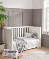 Mamas & Papas Oxford 2 Piece Nursery Furniture Set with Cot Bed and Dresser - White