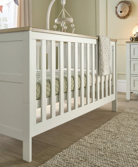 Mamas & Papas Wedmore Cot Bed - White/Natural