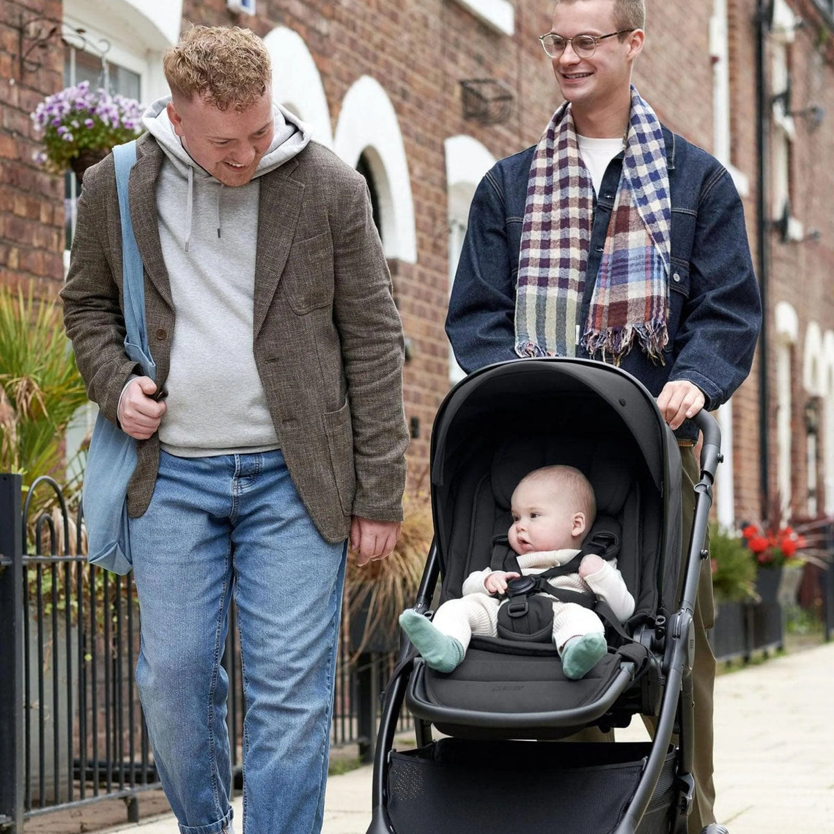 Mamas & Papas Ocarro 2 | Essential Kit (inc Pushchair, Carrycot, Adaptors, Cupholder, Bag, Footmuff, CC Stand) - Eclipse 12
