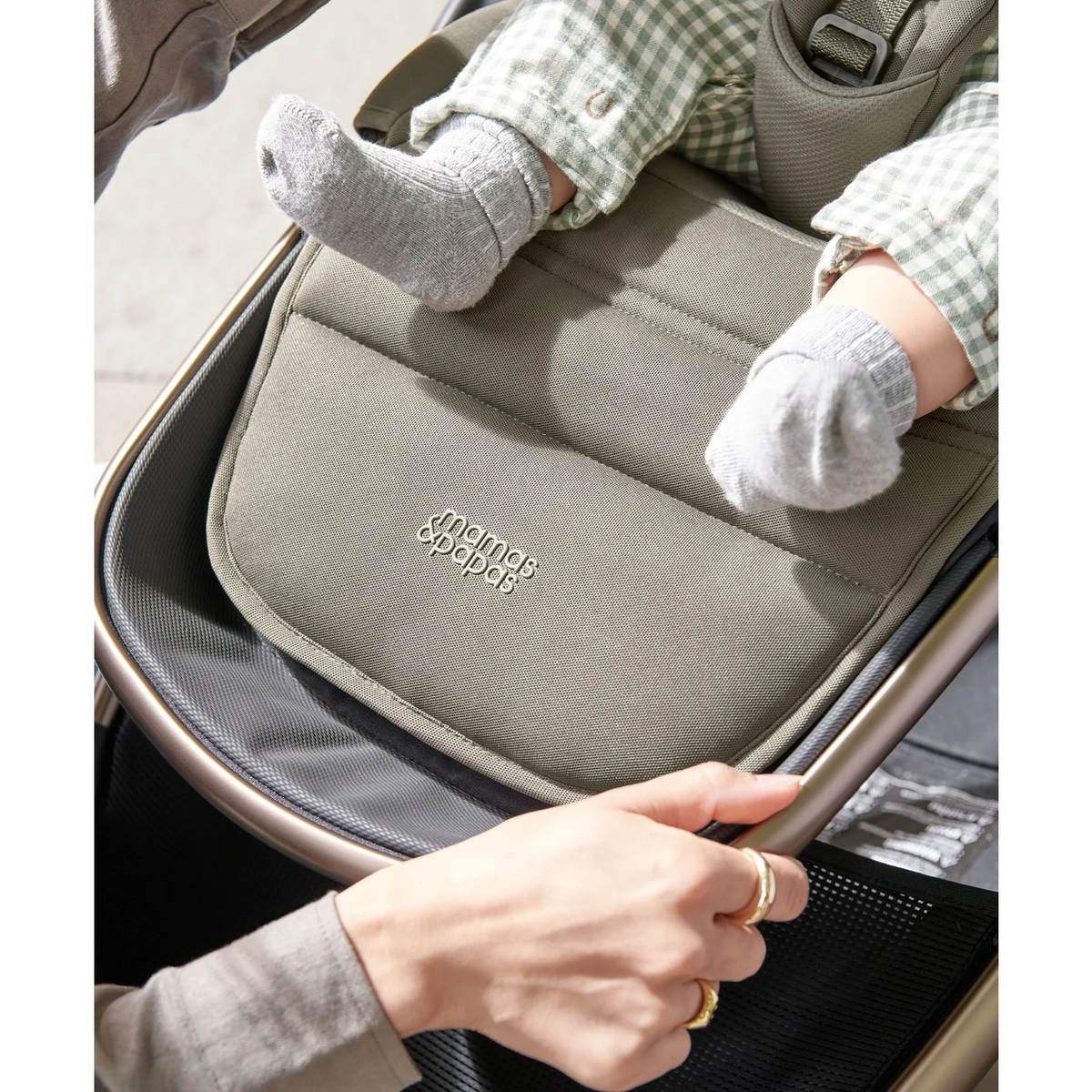 Mamas & Papas Ocarro 2 | Essential Kit (inc Pushchair, Carrycot, Adaptors, Cupholder, Bag, Footmuff, CC Stand) - Evergreen 15