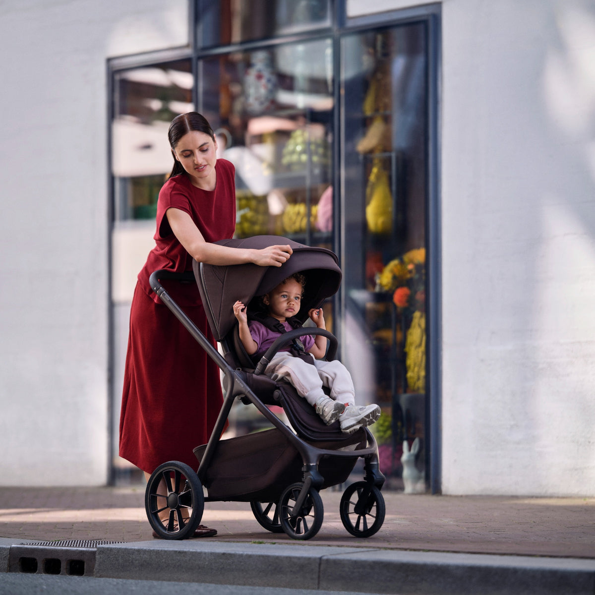 Maxi Cosi Oxford+ 2026 Essential Bundle including Carrycot - Onyx Black 5