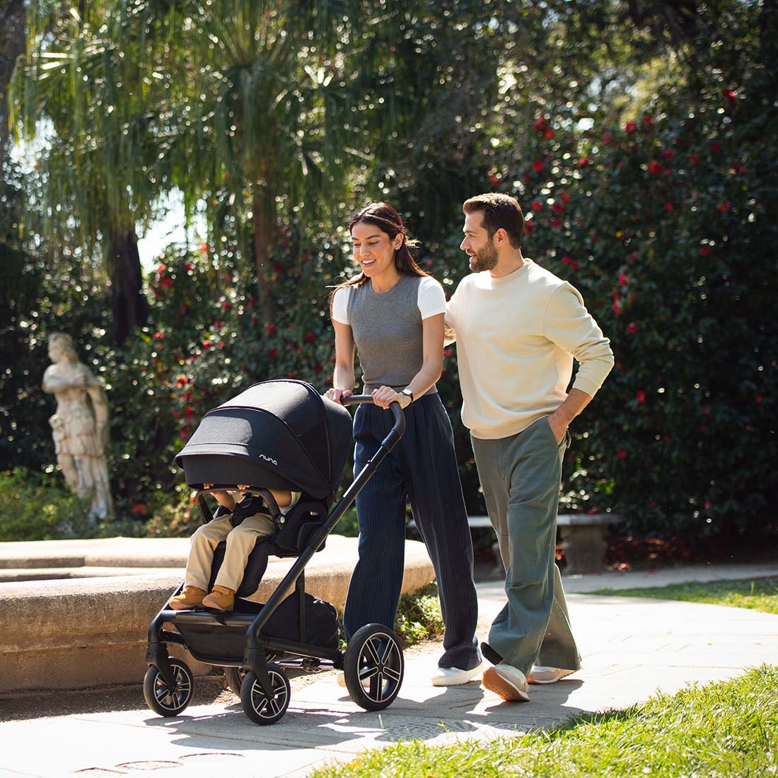Nuna Mixx Next Travel System with ARRA Flex Car Seat & Curv ISOFIX Base - Caviar