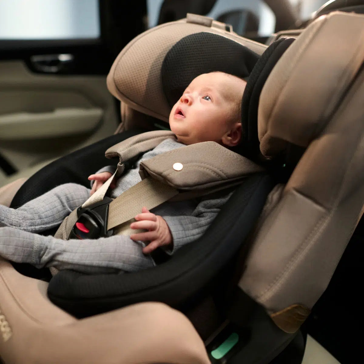 Maxi Cosi Pearl Slide Pro 2026 Car Seat - Authentic Black